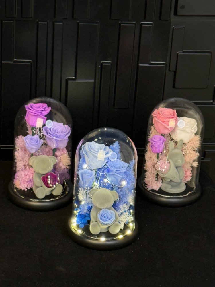 Handmade Everlasting Flower Gift - Crafted by artisans, this eternal flower dreamy acrylic dome gift box is a special anniversary present, featuring hand-customized LED string lights.